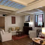 La Casa Di Mezzo - The Middle House Monte Marcello