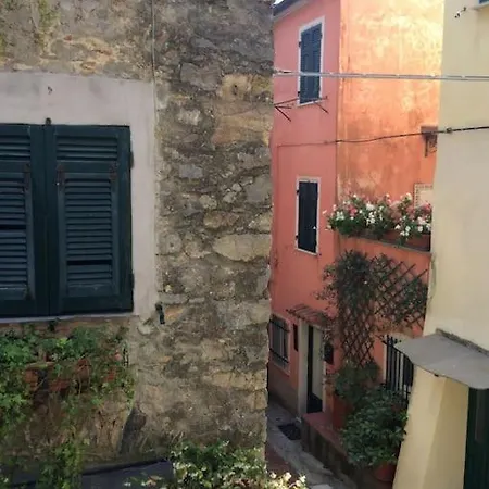 Casa vacanze La Casa Di Mezzo - The Middle House *
