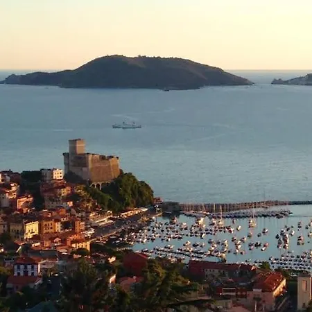 펜션 La Casa Di Mezzo - The Middle House 몬테 마르첼로