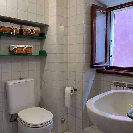 בית נופש La Casa Di Mezzo - The Middle House מונטה מרצ'לו