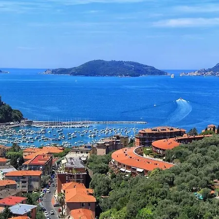 La Casa Di Mezzo - The Middle House *