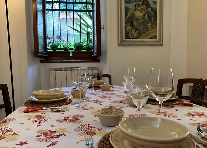 La Casa Di Mezzo - The Middle House Monte Marcello